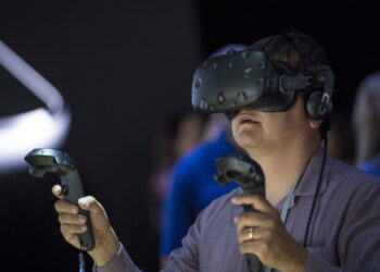 Apple headset may get delayed until next year, report says