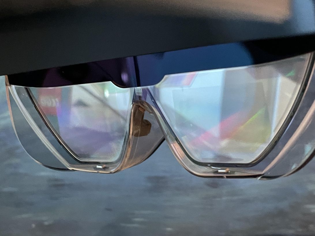 hololens-2-lens