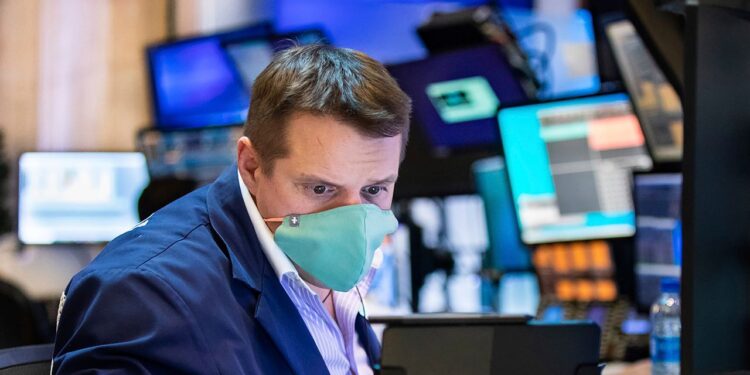 Stocks Extend Losses as Meta’s Disappointing Profit Weighs on Tech