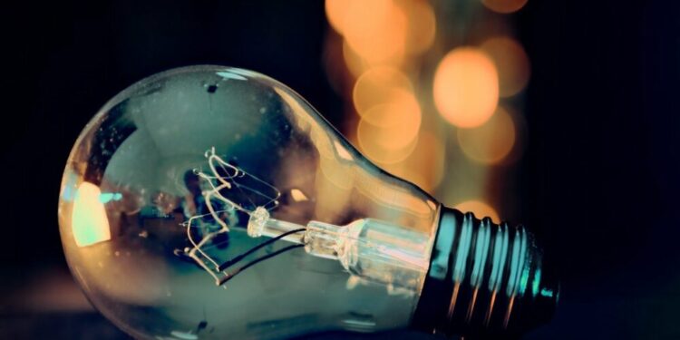 Wait for a discount or a confirmed rally before buying? To-do list for MANA investors