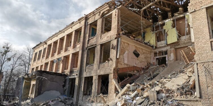 A Call to the Metaverse: Supporting Communities in Times of Conflict