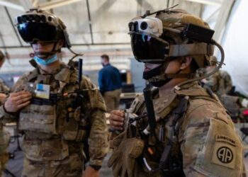 Microsoft Expects HoloLens to Disappoint Soldiers
