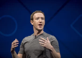 Facebook earnings show slowing revenue growth