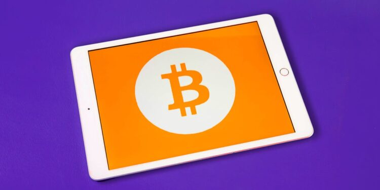 Fidelity Plans to Offer Bitcoin Option in 401(k) Retirement Funds by Midyear