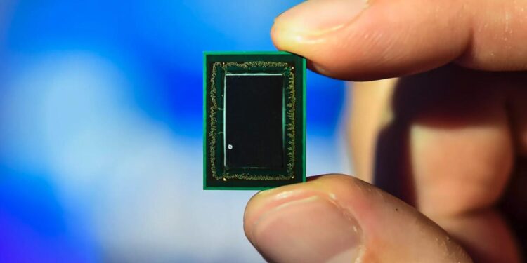 Qualcomm Aims to Surpass Apple’s M2 With Nuvia Chips