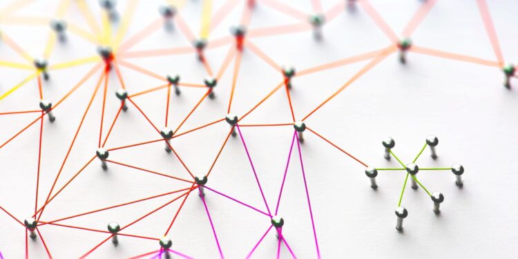 How Decentralized Social Media (DeSo) Wants to Transform Your News Feed