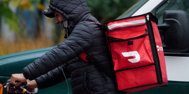 Facebook Marketplace and DoorDash Team Up for Local Deliveries