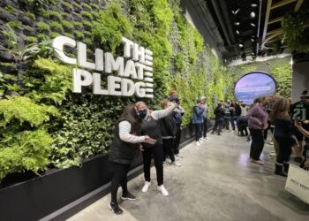 Inflation Reduction Act could boost climate efforts at Amazon, Microsoft — and increase their taxes – GeekWire