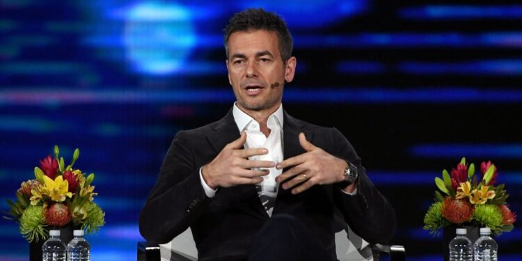 Warner Music Names YouTube Business Chief Robert Kyncl Next CEO