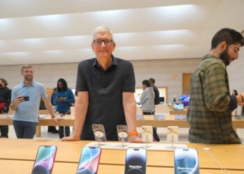Tim Cook is latest CEO to question the ‘metaverse’