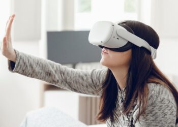 How to Use Meta Quest Hand Tracking