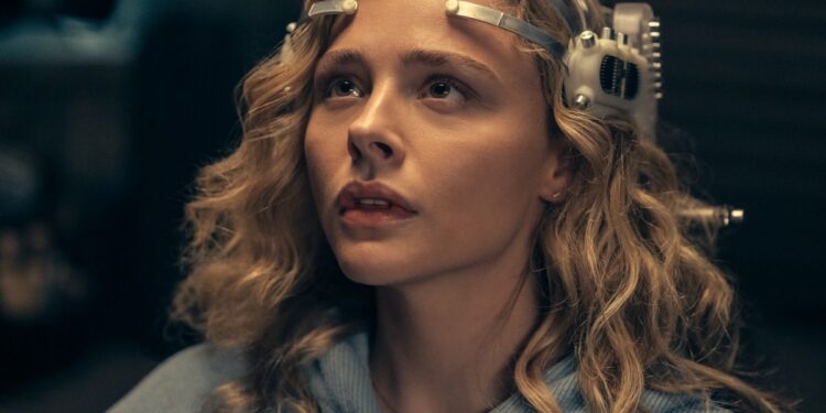 The Peripheral’s creators and cast embraced the mainstreaming of nerdy metaverse culture