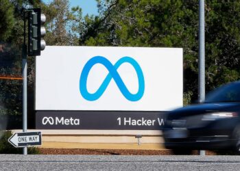 Facebook earnings: Meta revenue declines, more losses predicted for metaverse efforts