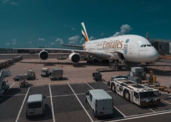 Emirates Hiring 4,000 Cabin Crew to Train for the Metaverse