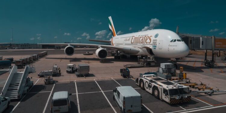Emirates Hiring 4,000 Cabin Crew to Train for the Metaverse