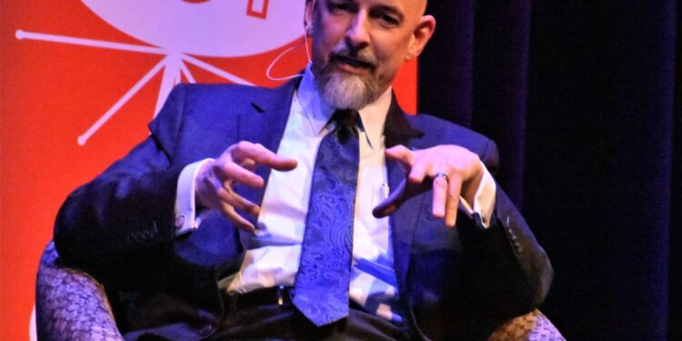 Neal Stephenson aims to turn his sci-fi metaverse into a reality
