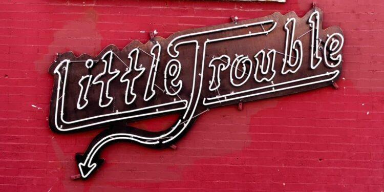 SHIB bounces from a faithful support level but the bulls could still be in trouble