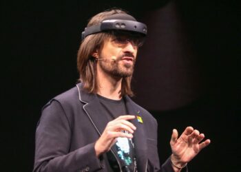 MS layoffs effectively kills off mixed reality projects