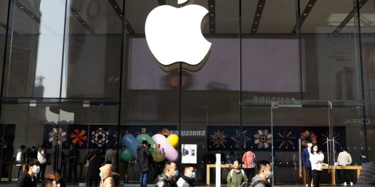 New Details Emerge About Apple’s Mixed-Reality Headset