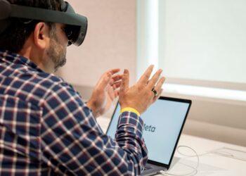 Meta Quest’s New Hand-Tracking Update Adds Button Tapping, Maybe Better Typing