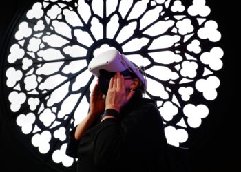 Meta doesn’t want to police the metaverse. Kids are paying the price