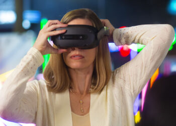 Lenovo Debuts ThinkReality VRX in UK