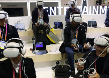 Apple Is Stepping Into the Metaverse. Will Anyone Care?