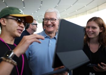 Apple hits record high one week after announcing Vision Pro VR headset