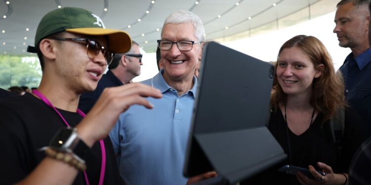 Apple hits record high one week after announcing Vision Pro VR headset