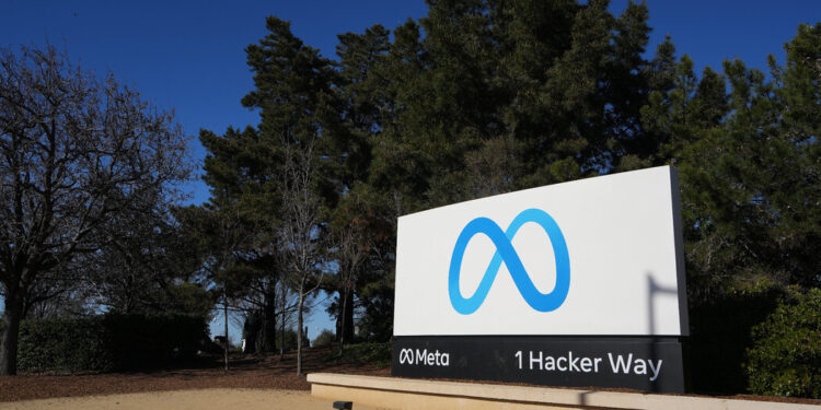 Facebook’s Algorithm Is ‘Influential’ but Doesn’t Necessarily Change Beliefs, Researchers Say