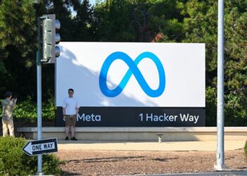 Meta’s office reopening: employees are back three days a week