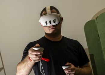 Meta, Apple, Google cheer FCC ruling that could spur new VR, AR apps