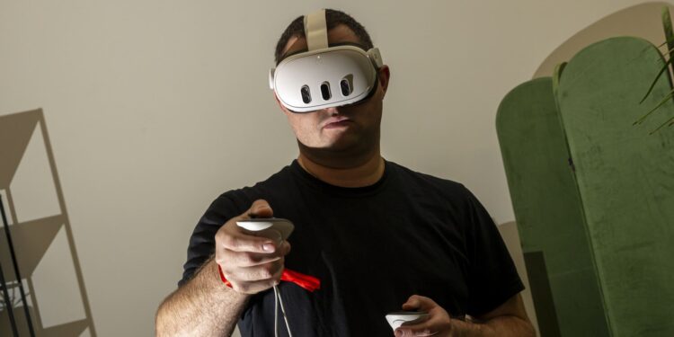 Meta, Apple, Google cheer FCC ruling that could spur new VR, AR apps