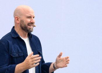 Meta’s CTO Andrew Bosworth Talks About the State of Its AR Glasses