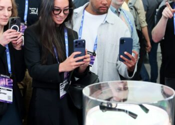 Snap’s Specs Have Arrived With a $2,195 Price Tag